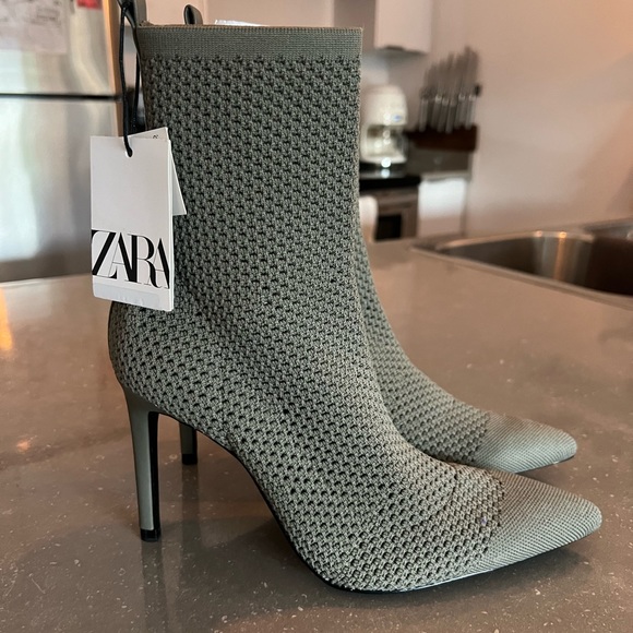 NWT Zara Sock Booties - Picture 2 of 4